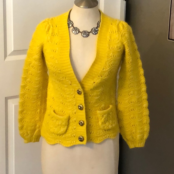 Juicy Couture Sweaters - Juicy Couture sz S.  Shell knit Gold sweater.EUC